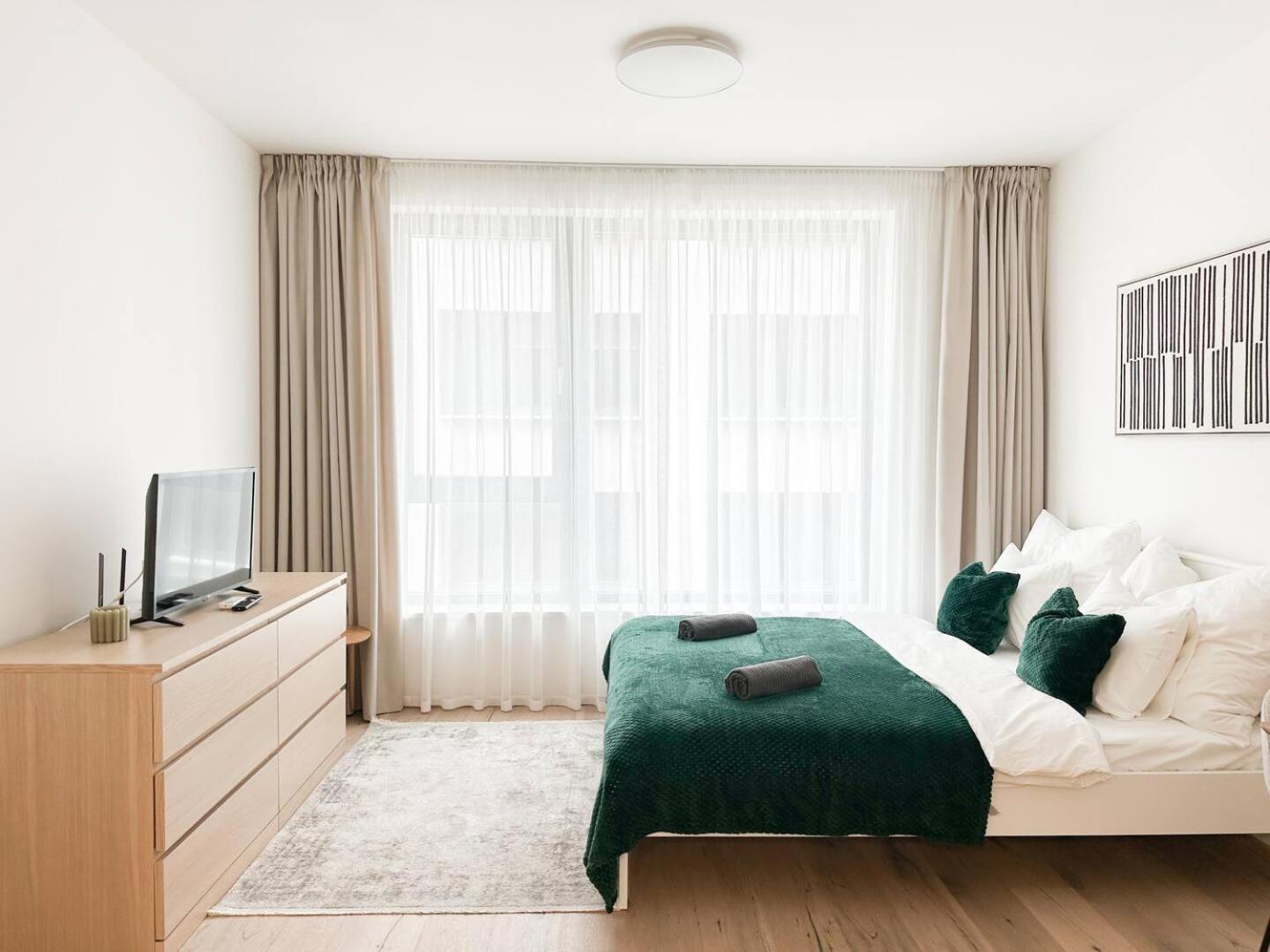 Real Living By Refa Karlin 406 Prag