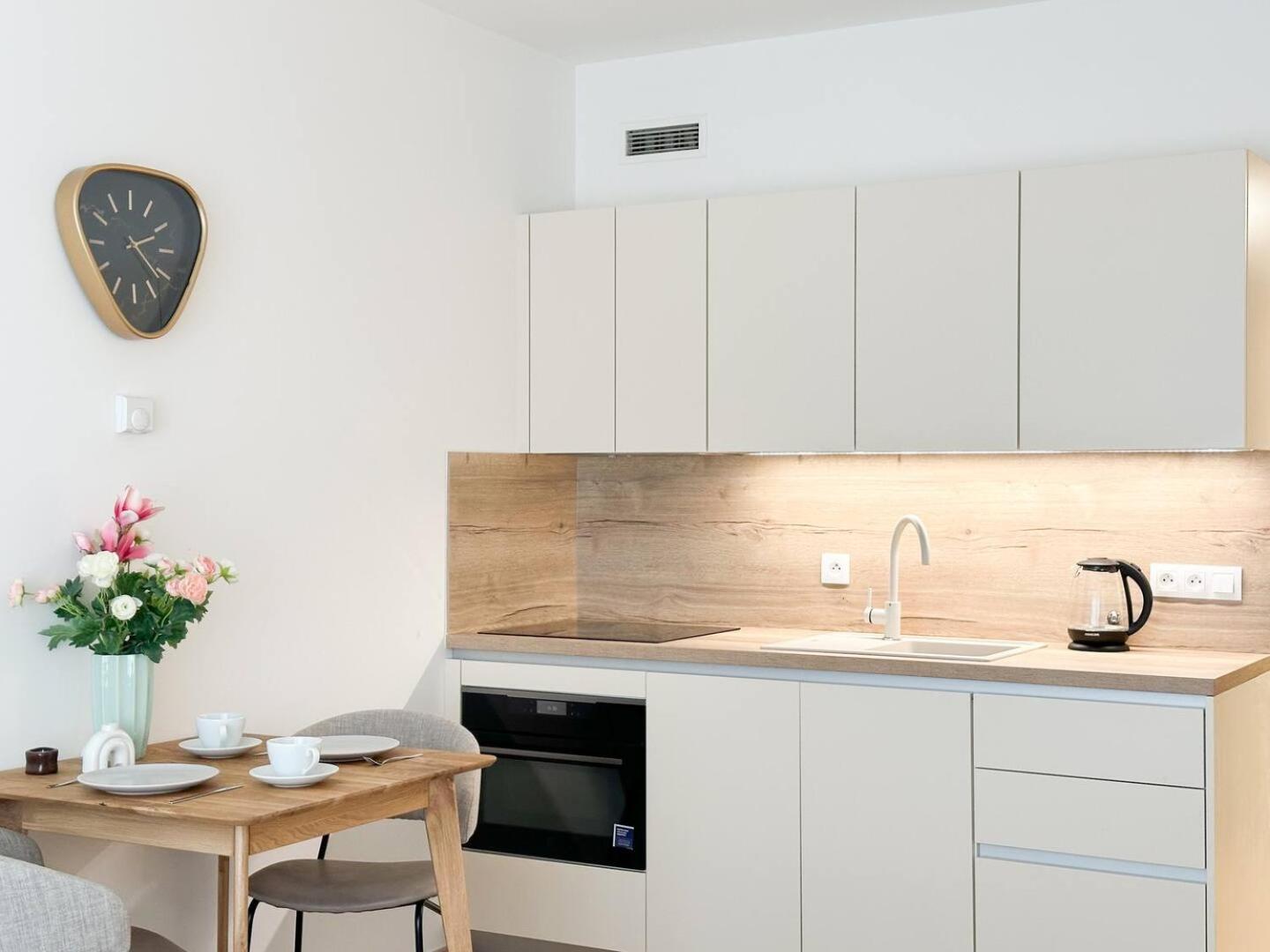 Real Living By Refa Karlin 406 * Prag